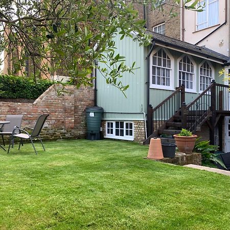 Grand 2 Bed Georgian Apartment At Florence House With King Bed, In The Heart Of Herne Bay & 300M From Beach Zewnętrze zdjęcie