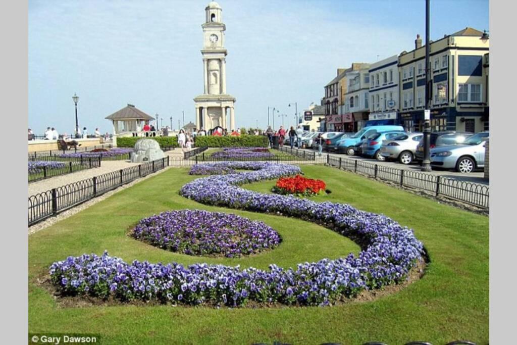 Grand 2 Bed Georgian Apartment At Florence House With King Bed, In The Heart Of Herne Bay & 300M From Beach Zewnętrze zdjęcie