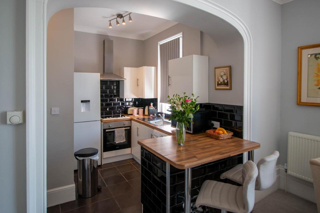 Grand 2 Bed Georgian Apartment At Florence House With King Bed, In The Heart Of Herne Bay & 300M From Beach Zewnętrze zdjęcie