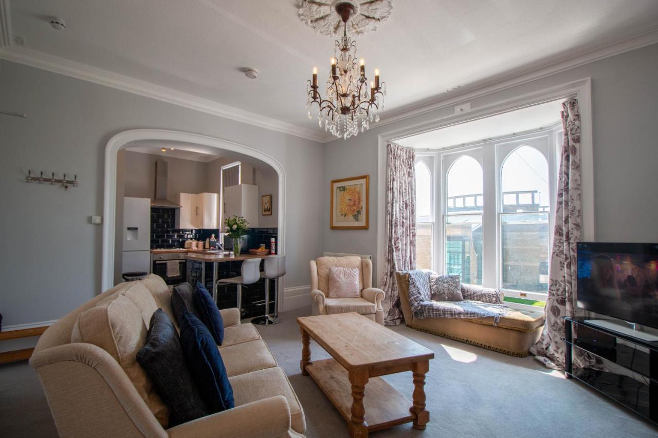 Grand 2 Bed Georgian Apartment At Florence House With King Bed, In The Heart Of Herne Bay & 300M From Beach Zewnętrze zdjęcie