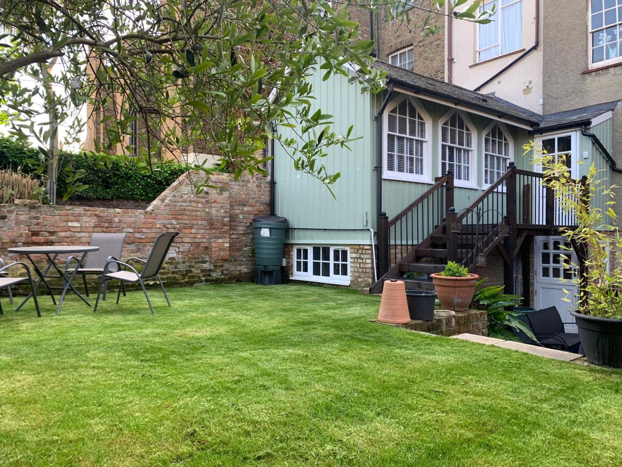 Grand 2 Bed Georgian Apartment At Florence House With King Bed, In The Heart Of Herne Bay & 300M From Beach Zewnętrze zdjęcie