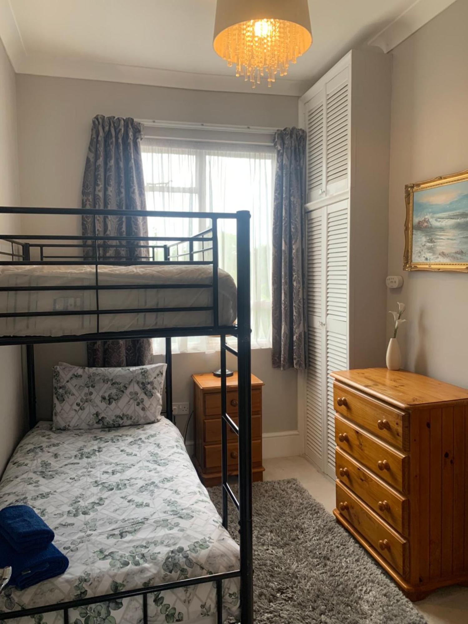 Grand 2 Bed Georgian Apartment At Florence House With King Bed, In The Heart Of Herne Bay & 300M From Beach Zewnętrze zdjęcie